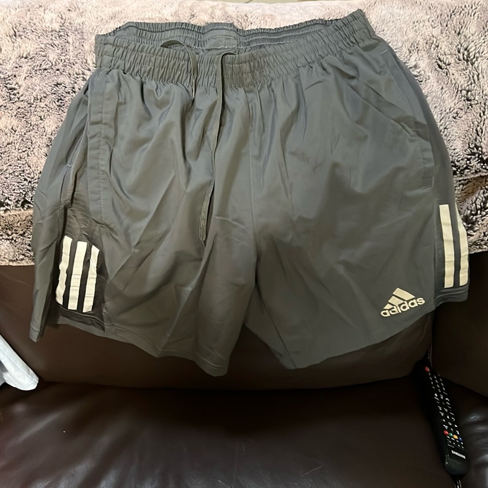 Adidas men’s medium short